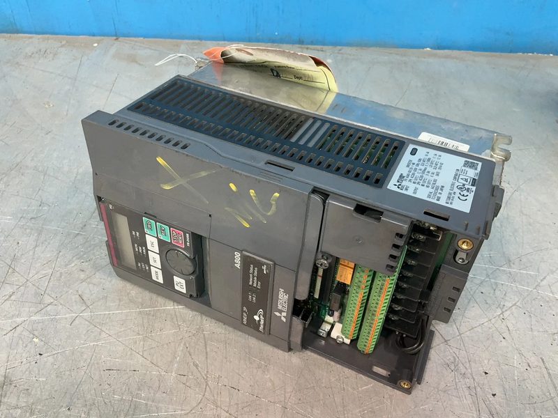 Частотный преобразователь Mitsubishi FR-A840-00126-1-N6