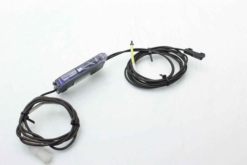 Фотоэлектрический датчик Keyence FS-V32