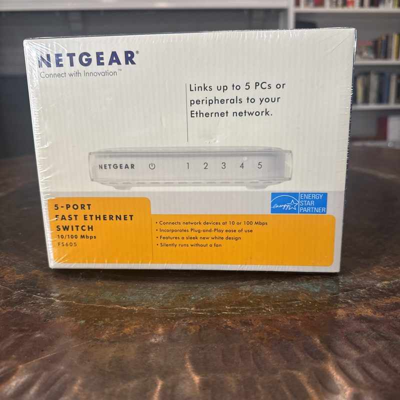 Коммутатор Netgear FS605V3