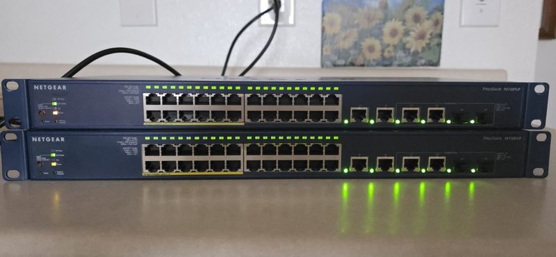 Коммутатор Netgear FS728TLP
