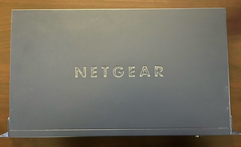 Коммутатор Netgear FS728TPV2