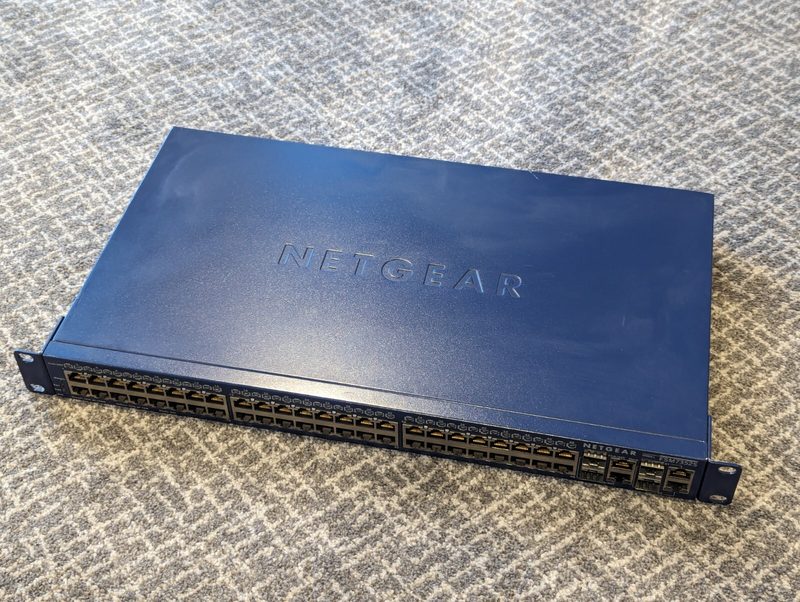 Коммутатор Netgear FSM7352S