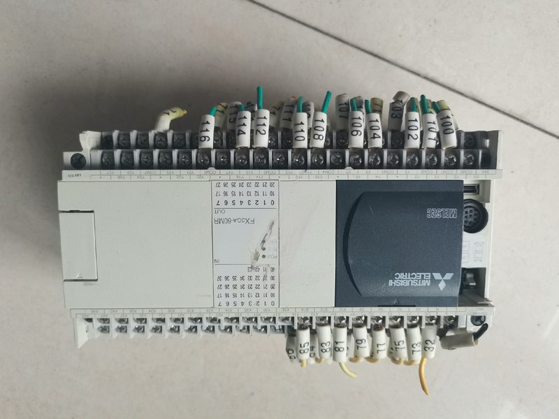 ПЛК Mitsubishi FX3GA-60MR-CM