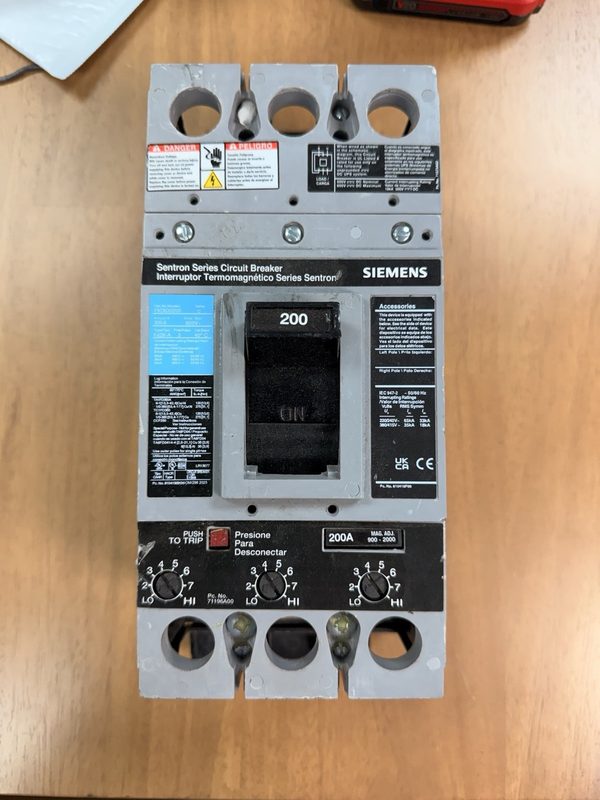 Автоматический выключатель Siemens FXD63B200