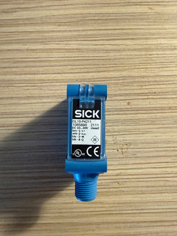 Фотоэлектрический датчик SICK GL10-P4212