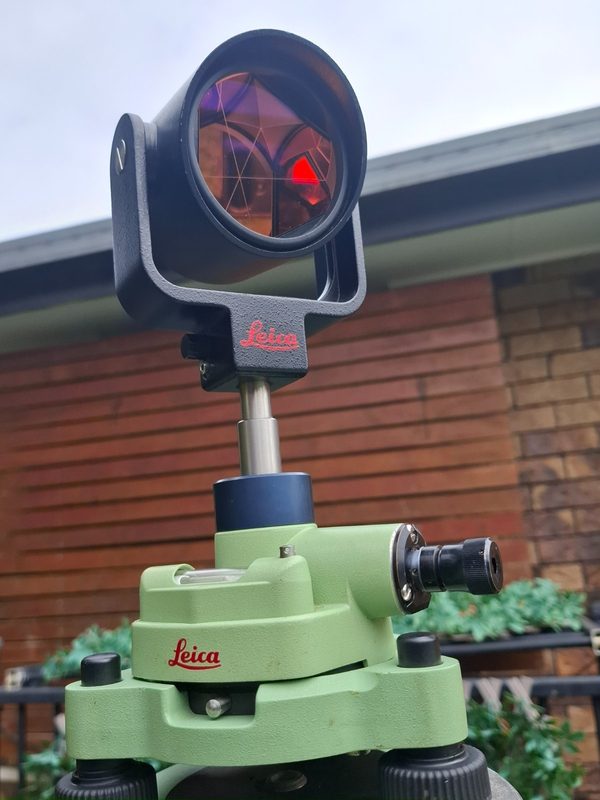 Прибор поиска коммуникаций Leica GPR121