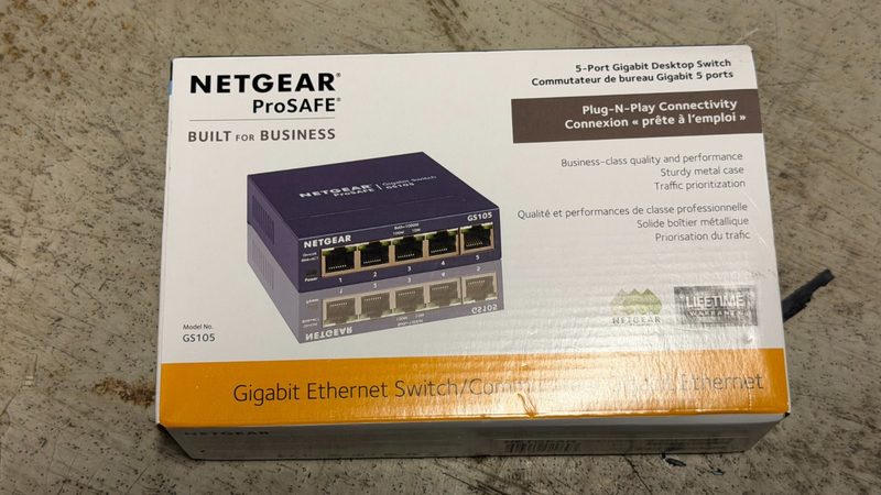 Коммутатор Netgear GS105NA