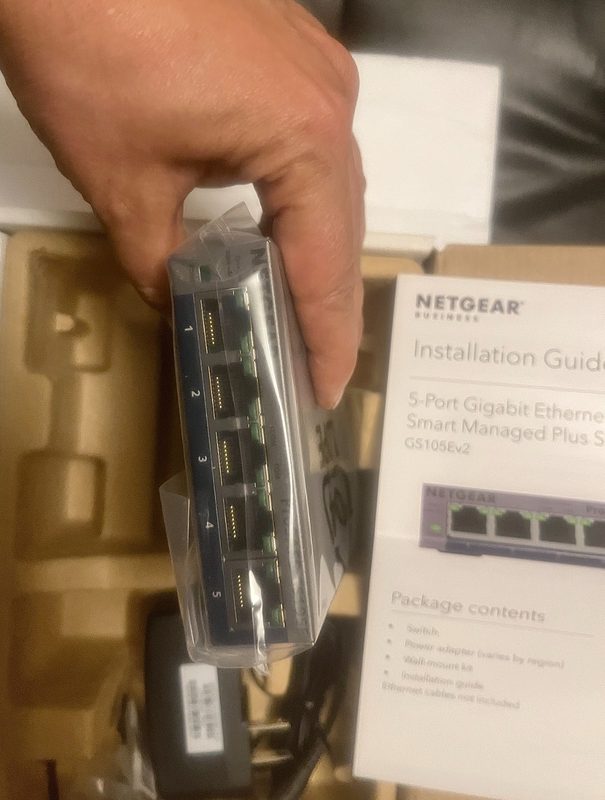Коммутатор Netgear GS105PE