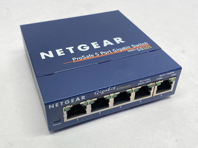 Коммутатор Netgear GS105V4