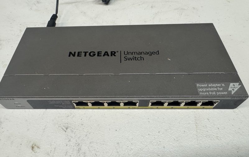 Коммутатор Netgear GS108LP