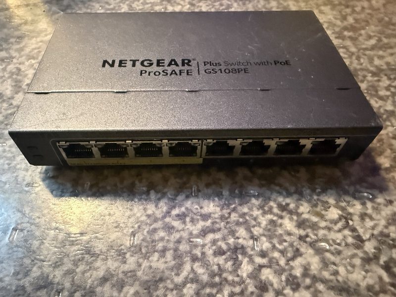 Коммутатор Netgear GS108PE300NAS