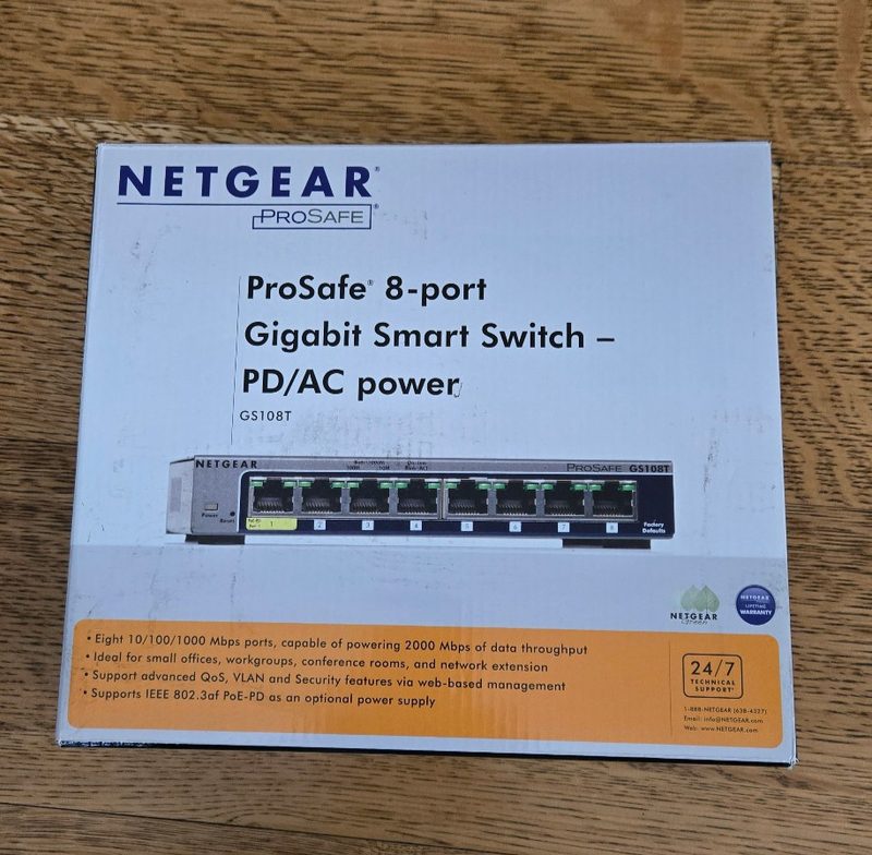 Коммутатор Netgear GS108T