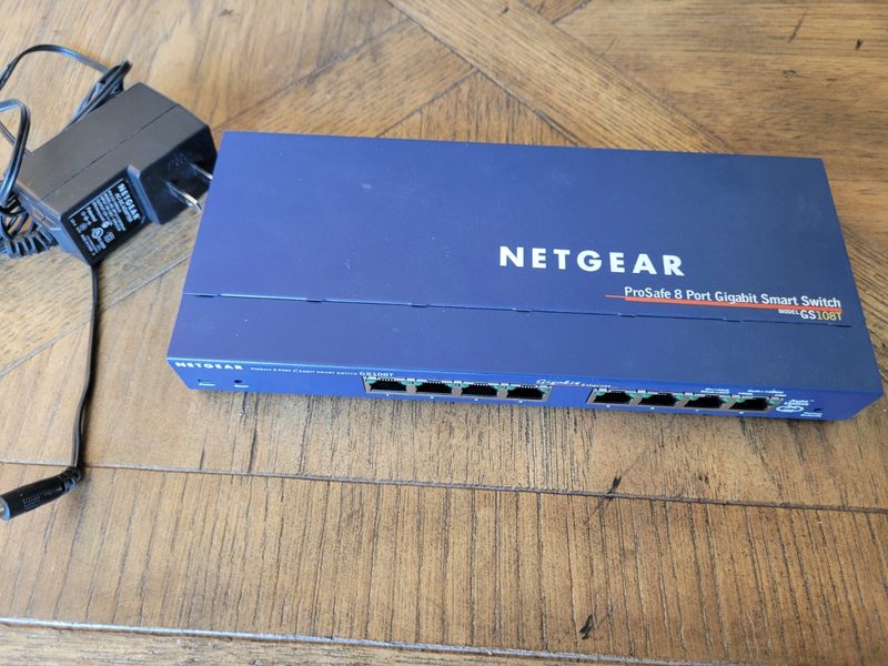 Коммутатор Netgear GS108TV1
