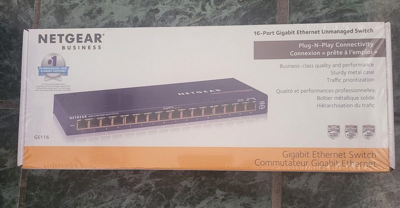 Коммутатор Netgear GS116LP