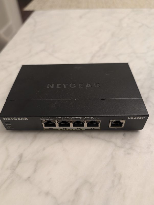 Коммутатор Netgear GS305PV2