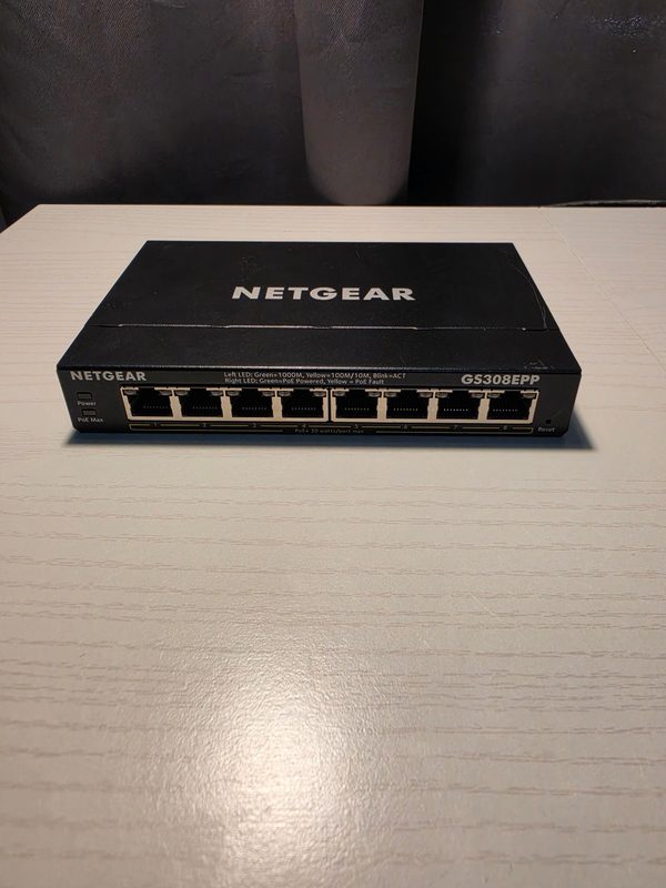 Коммутатор Netgear GS308EPP