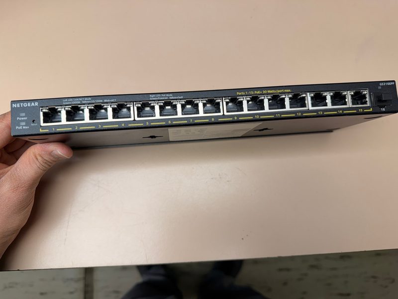 Коммутатор Netgear GS316EPP