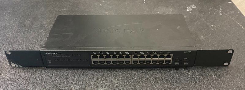 Коммутатор Netgear GS324T