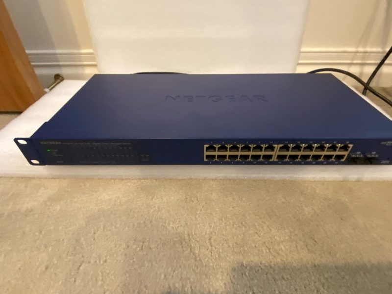 Коммутатор Netgear GS724TPV2