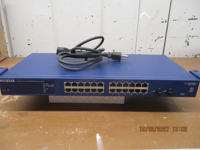 Коммутатор Netgear GS724TV4