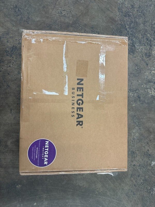 Коммутатор Netgear GS752TP-200NAS