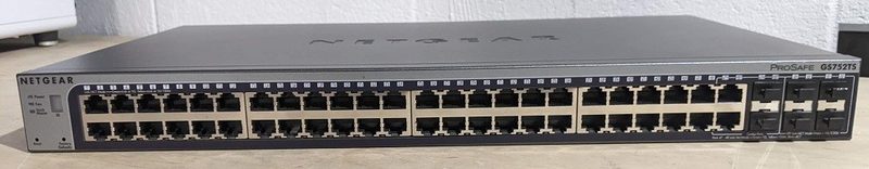 Коммутатор Netgear GS752TS