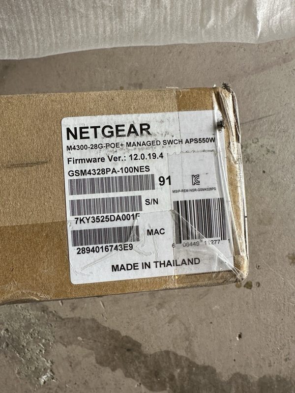 Коммутатор Netgear GSM4328PA100NES