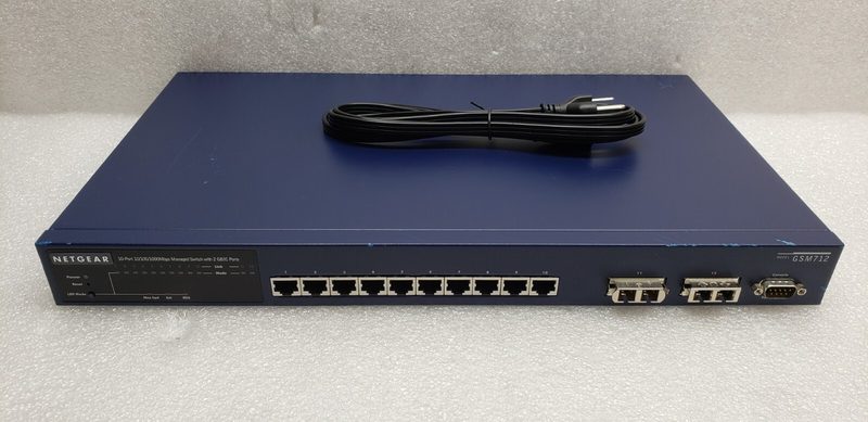 Коммутатор Netgear GSM712