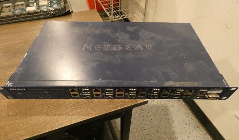 Коммутатор Netgear GSM7212