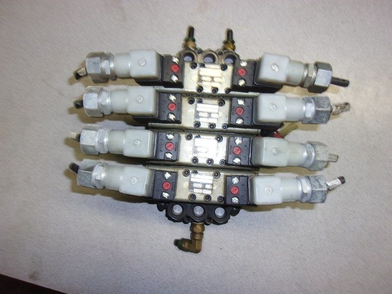 Пневмораспределитель Bosch Rexroth GT10062-2424