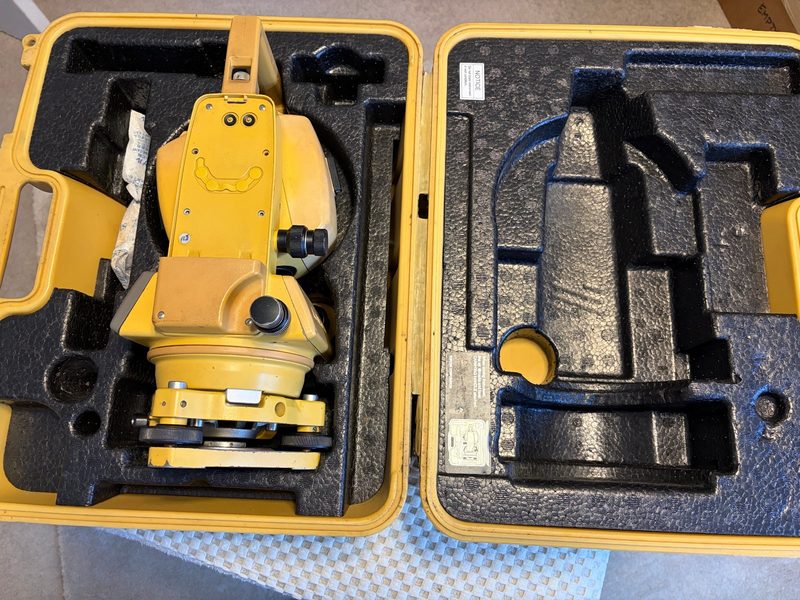 Тахеометр Topcon GTS-212