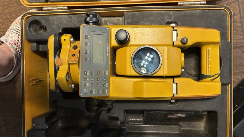 Тахеометр Topcon GTS-4B