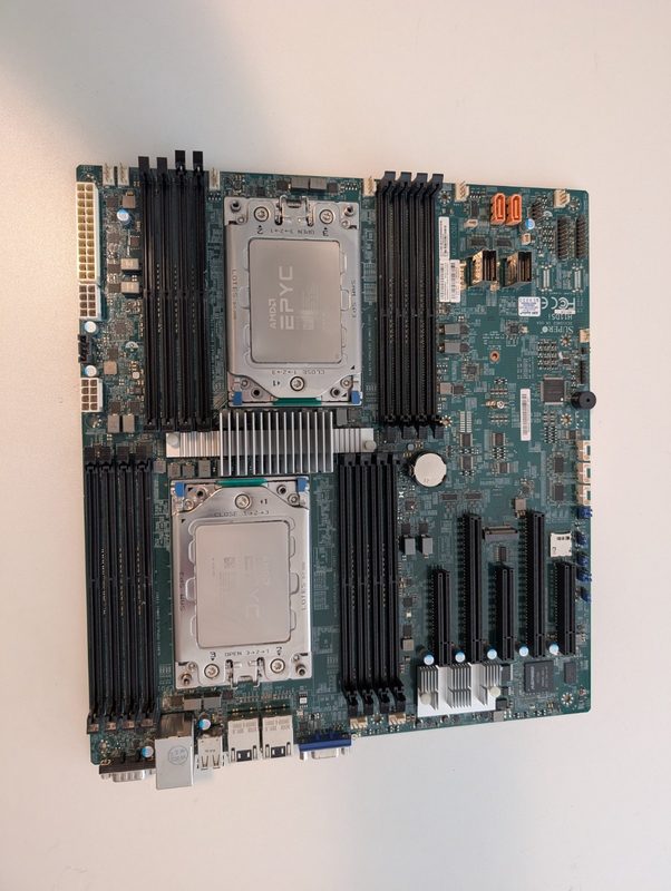 Сервер Supermicro H11DSI-NT