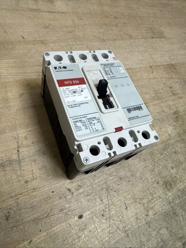Автоматический выключатель Eaton HFD3015