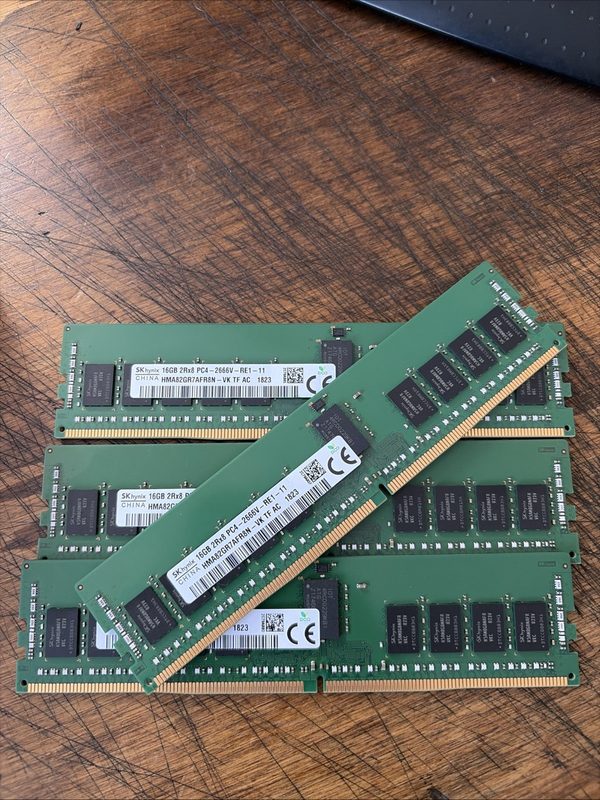Модуль памяти SK hynix HMA82GR7AFR8N-VK