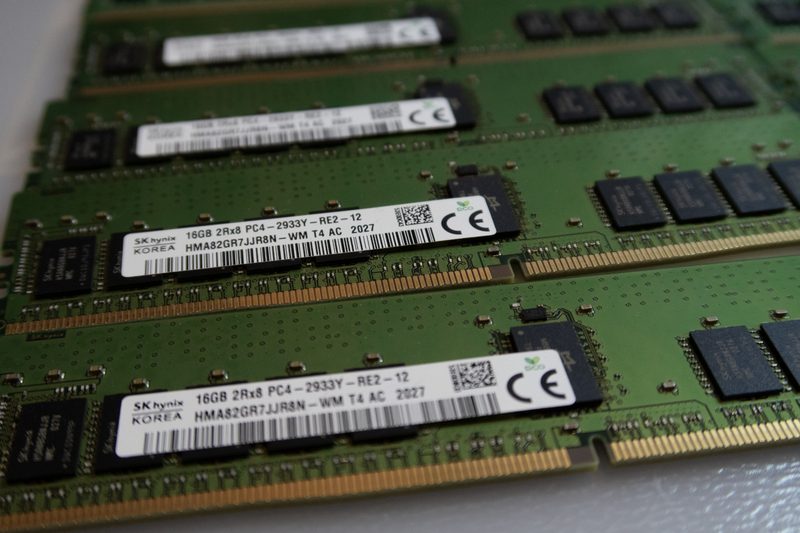 Модуль памяти SK hynix HMA82GR7JJR8N-WM
