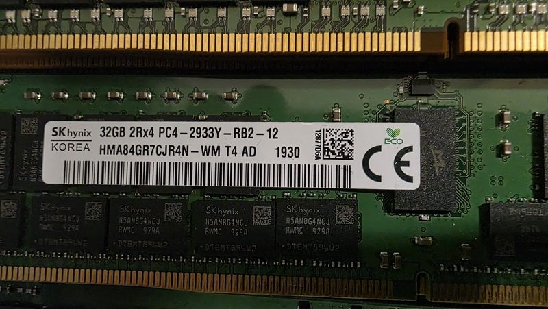 Модуль памяти SK hynix HMA84GR7CJR4N-WM