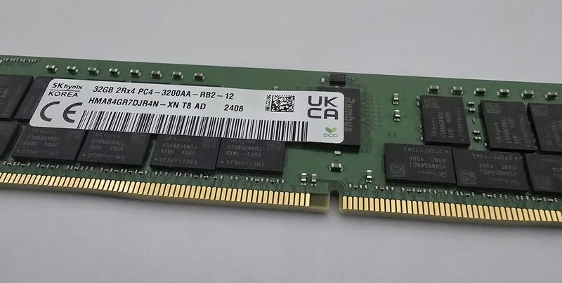 Модуль памяти SK hynix HMA84GR7DJR4N