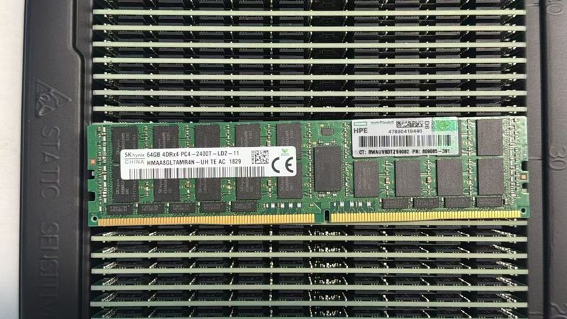 Модуль памяти HPE HMAA8GL7AMR4N-UH