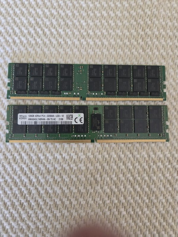 Модуль памяти SK hynix HMABAGL7ABR4N-XN