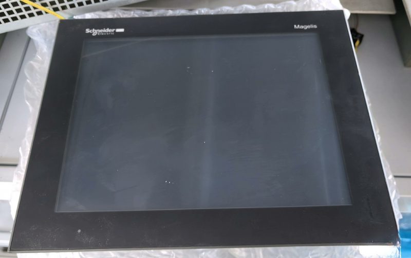 Панель оператора Schneider HMIGTO5310