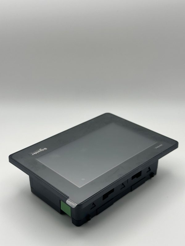 Панель оператора Schneider HMISTO715