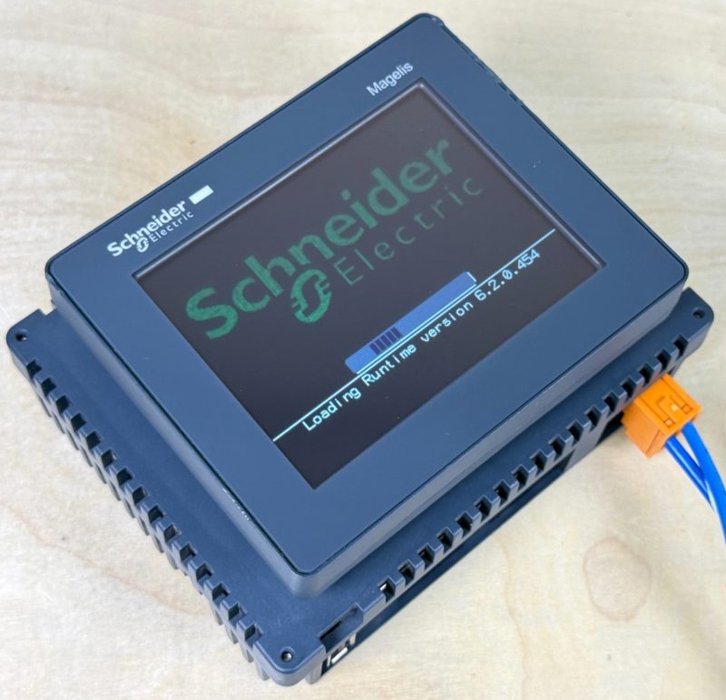 Панель оператора Schneider HMISTU655