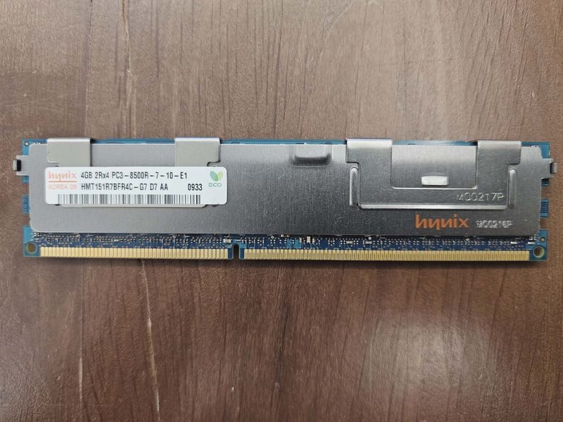 Модуль памяти SK hynix HMT151R7BFR4C-G7