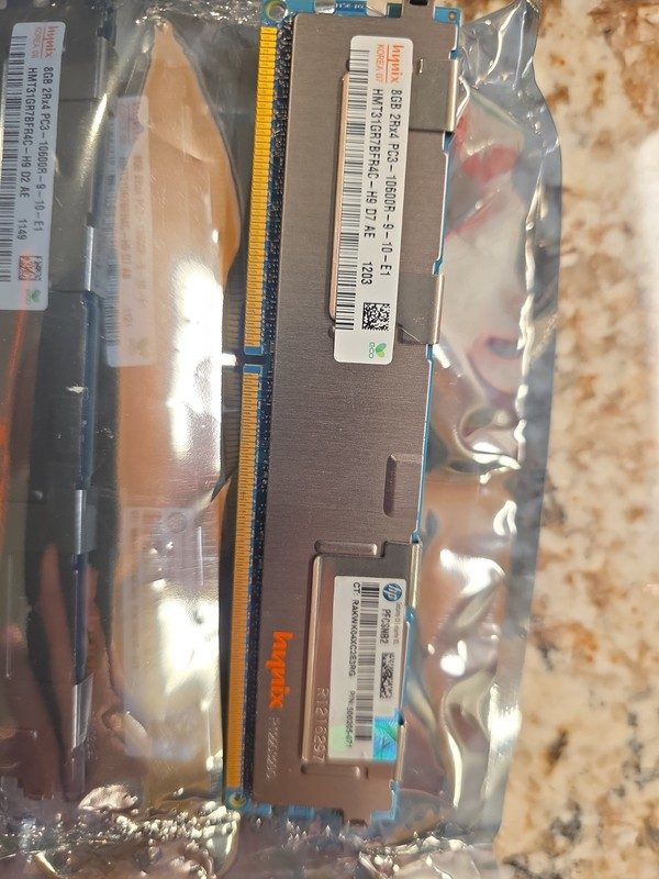 Модуль памяти SK hynix HMT31GR7CFR4A-H9