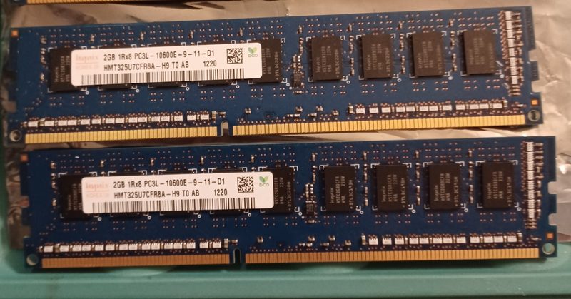 Модуль памяти SK hynix HMT325U7CFR8A-H9