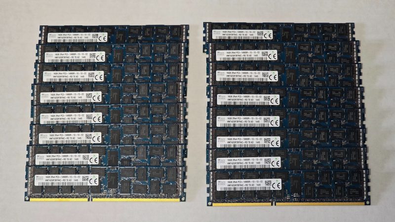 Модуль памяти SK hynix HMT42GR7BFR4C-RD