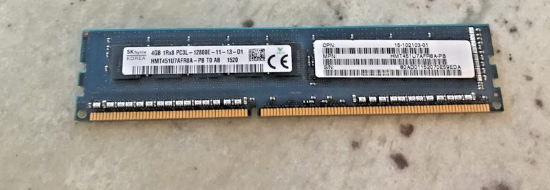 Модуль памяти SK hynix HMT451U7AFR8A-PB