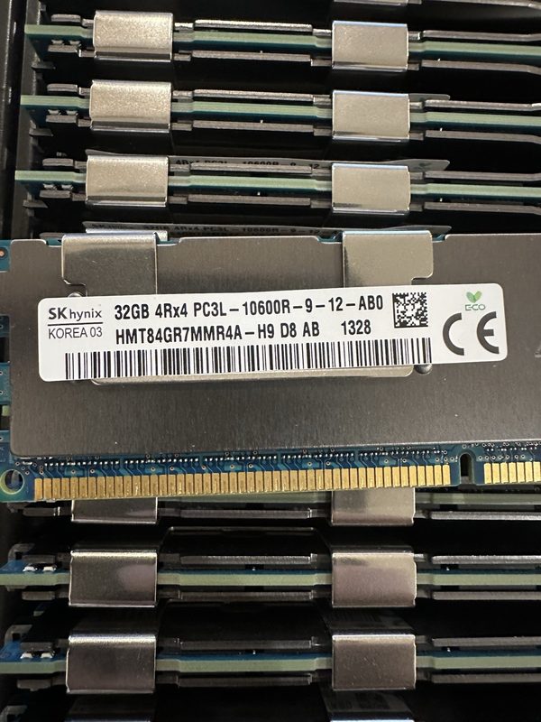 Модуль памяти SK hynix HMT84GR7MMR4A-H9