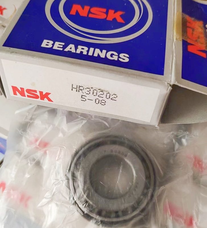 Подшипник HR30202
